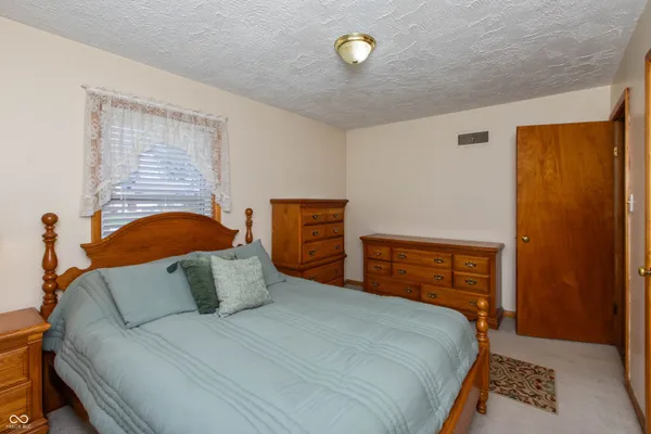 $329,900 | 831 North Drive, Seymour, IN 47274