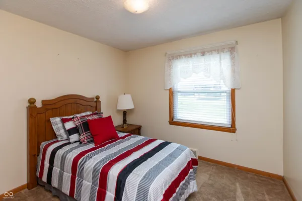 $329,900 | 831 North Drive, Seymour, IN 47274