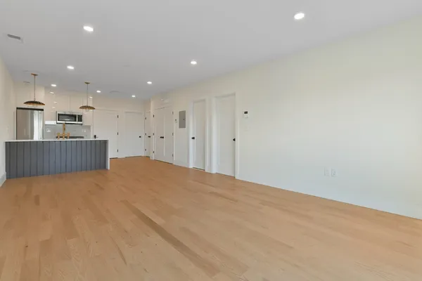 $3,800 | 219 Paris Street, Unit 4, Boston, MA 02128