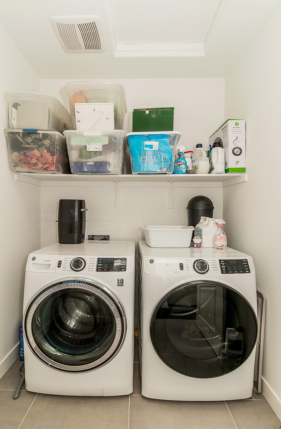 4628 Hillside Road Madera, CA 93636 - Photo 13 of 69 Laundry Room by the Garage