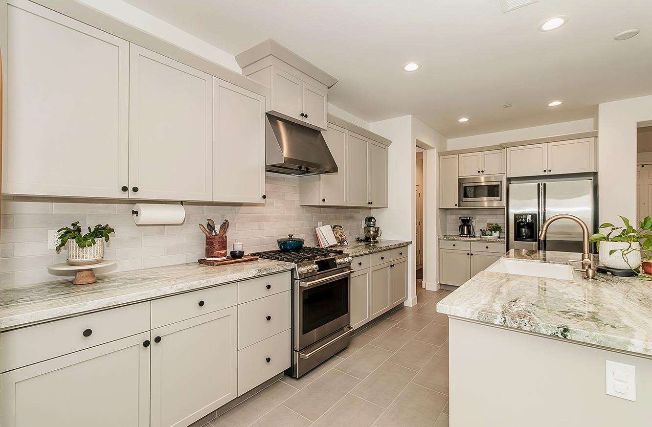 4628 Hillside Road Madera, CA 93636 - Photo 4 of 69 Gallery Image 4