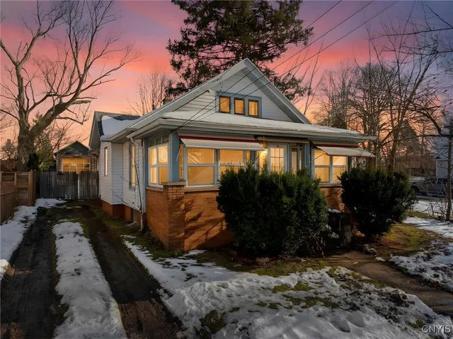 $174,900 | 106 West Avenue, De Witt, NY 13057