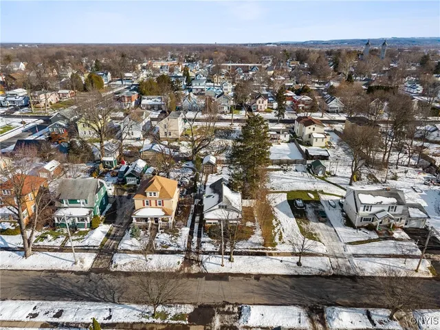 $174,900 | 106 West Avenue, De Witt, NY 13057