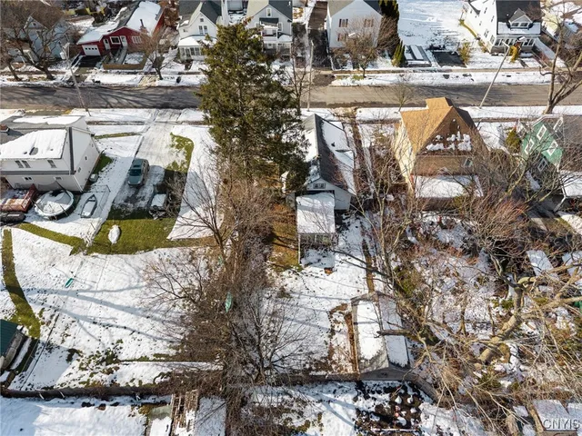 $174,900 | 106 West Avenue, De Witt, NY 13057