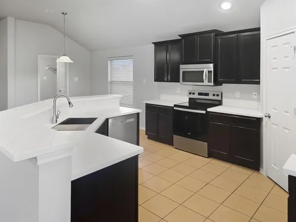 $2,300 | 2820 Stonewall Lane, Fort Worth, TX 76123