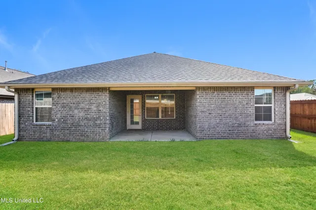 $2,370 | 7826 Ferndale Drive, Olive Branch, MS 38654