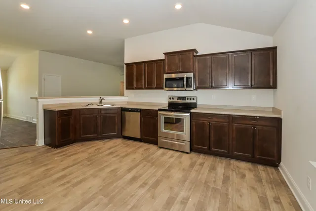 $2,370 | 7826 Ferndale Drive, Olive Branch, MS 38654