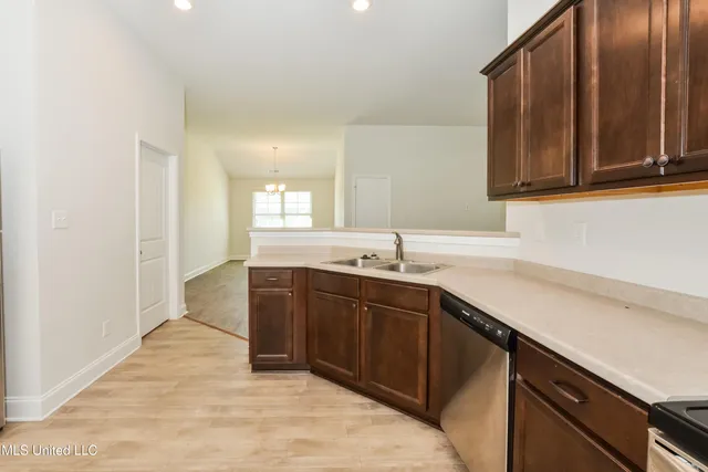 $2,370 | 7826 Ferndale Drive, Olive Branch, MS 38654