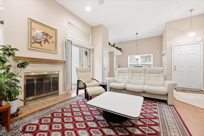 246 Long Meadow Road Bedminster, NJ 07921 - Photo 3 of 36