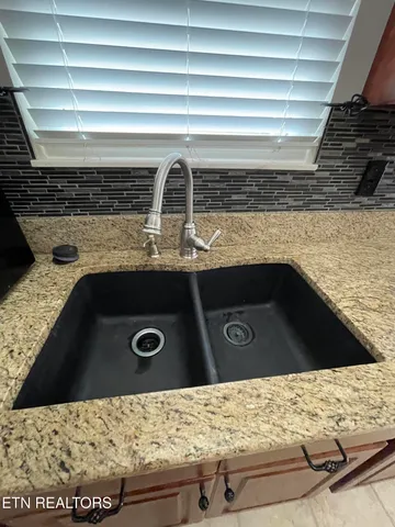 $1,700 | 2006 Silverbrook Drive, Knoxville, TN 37923