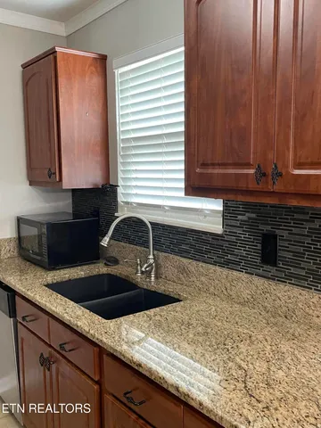 $1,700 | 2006 Silverbrook Drive, Knoxville, TN 37923