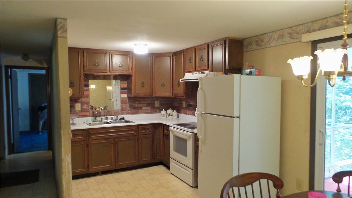 114 Burlingame Road Smithfield, RI 02917 - Photo 2 of 18 Gallery Image 2