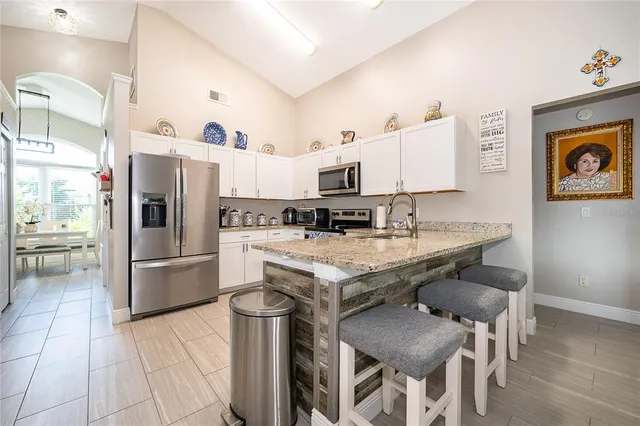 $2,400 | 702 Via Bianca Drive, Davenport, FL 33896