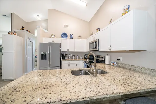 $2,400 | 702 Via Bianca Drive, Davenport, FL 33896