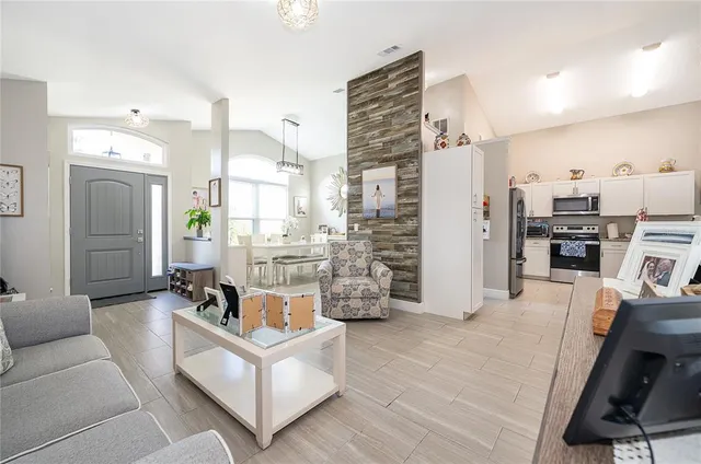 $2,400 | 702 Via Bianca Drive, Davenport, FL 33896