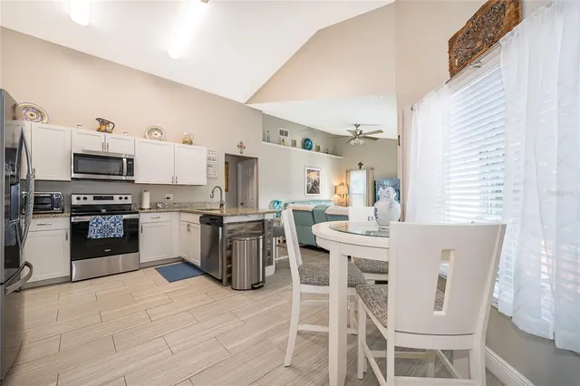 $2,400 | 702 Via Bianca Drive, Davenport, FL 33896