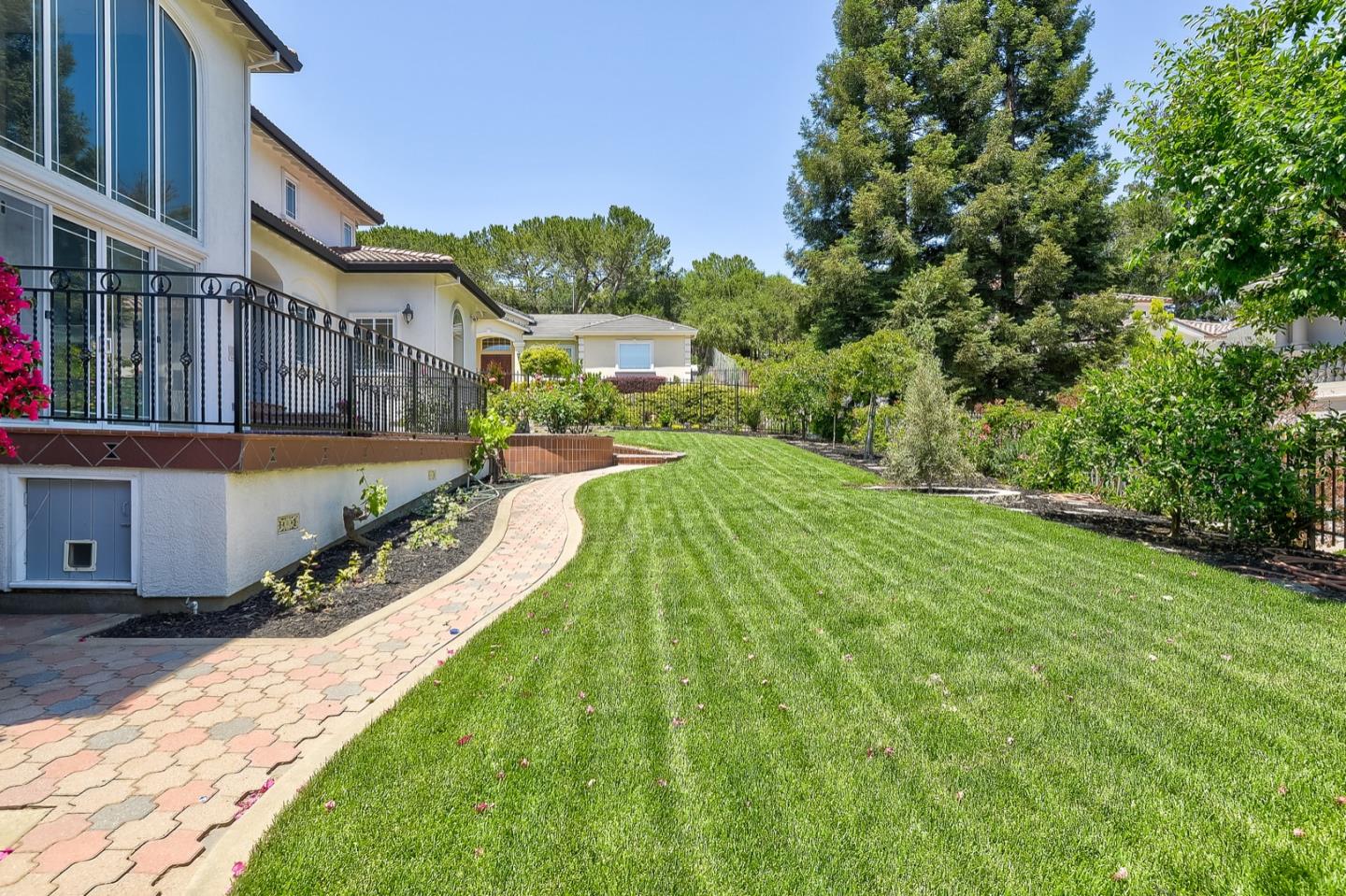 10905 Miramonte Road Cupertino, CA 95014 - Photo 42 of 47 Gallery Image 42
