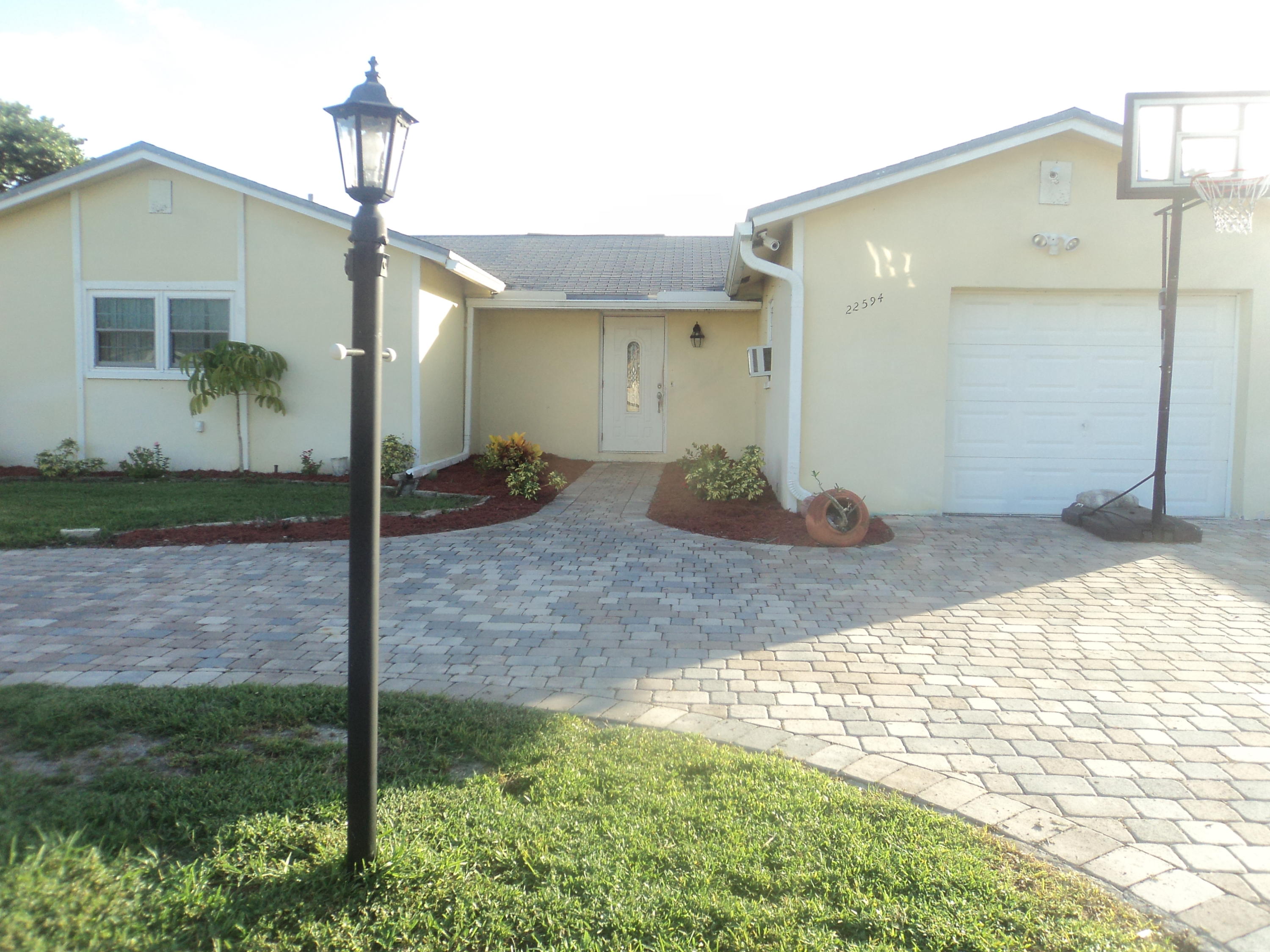 22594 Southwest 65th Terrace Boca Raton, FL 33428 - Photo 6 of 31 DSC04409