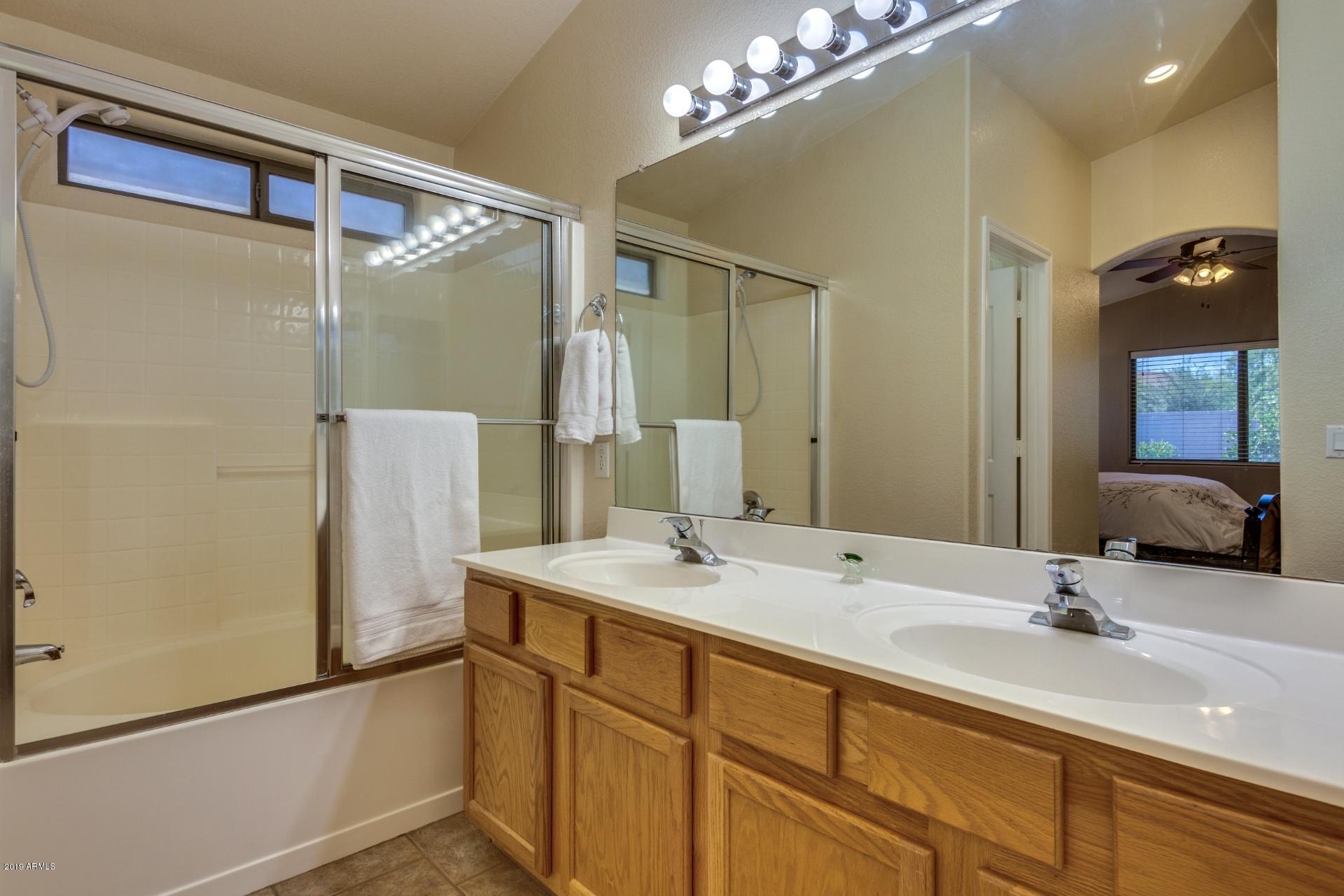 4321 South Rim Court Gilbert, AZ 85297 - Photo 15 of 25 pic15-masterbath