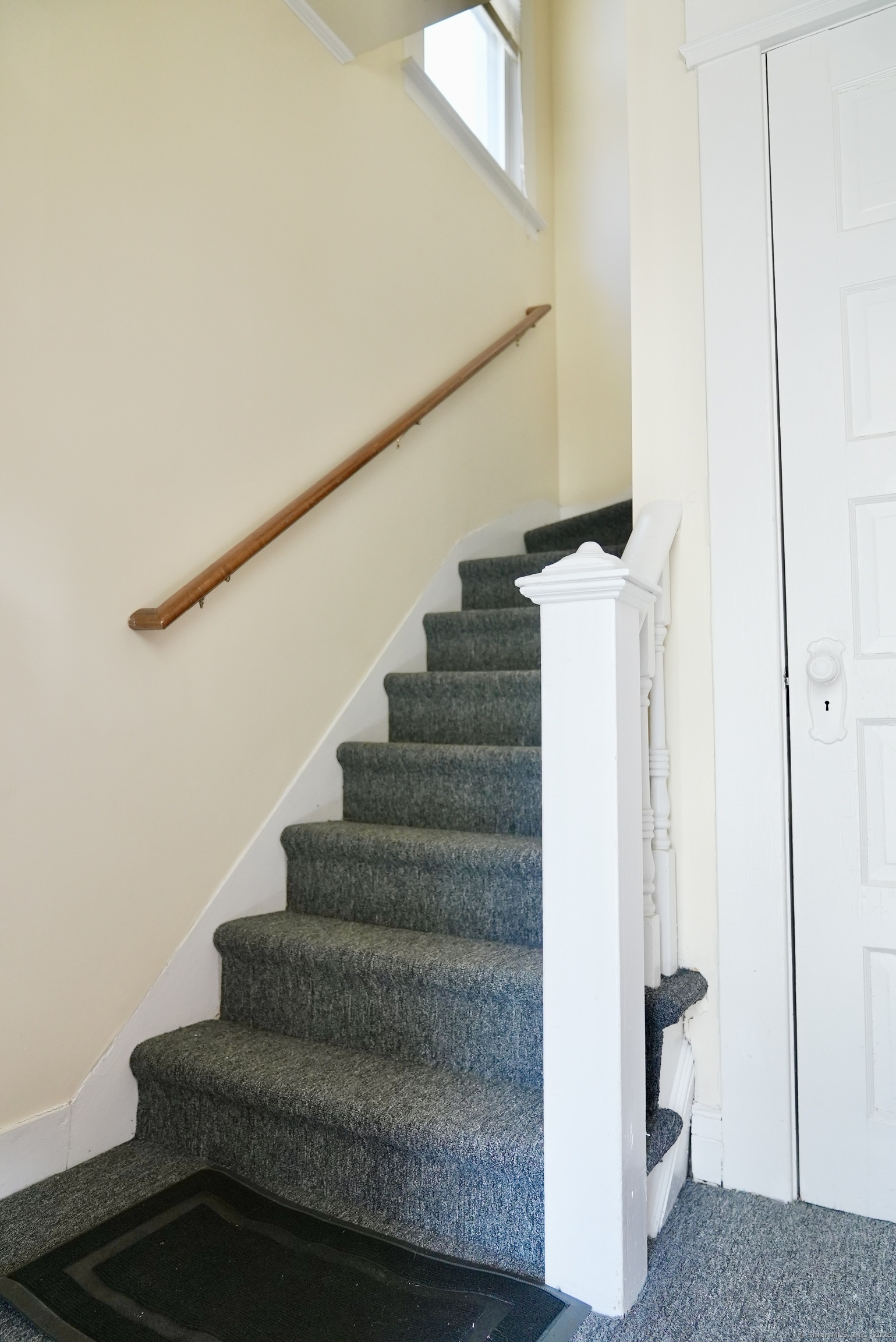 39 Pardee Place New Haven, CT 06515 - Photo 3 of 32 a view of entryway and hall with wooden floor