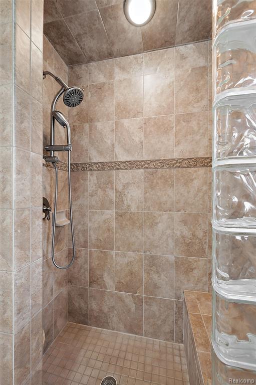 125 Cayuga Road Lake Orion, MI 48362 - Photo 29 of 53