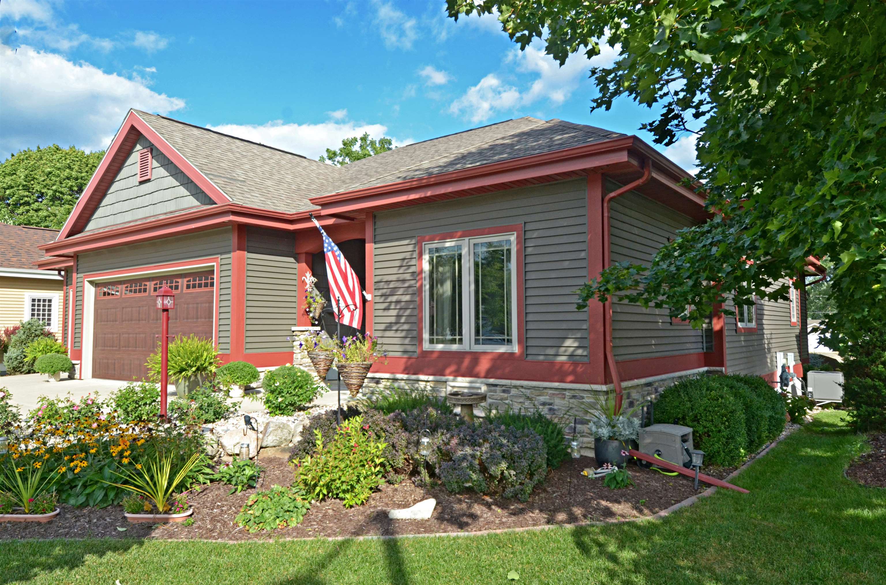 24 Oak Ridge Trail Deerfield, WI 53531 - Photo 2 of 65