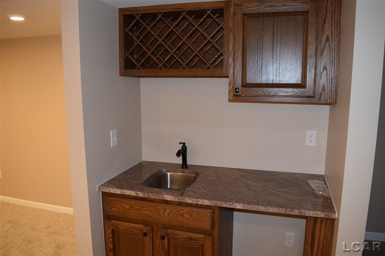 593 Ridge Lane Tecumseh, MI 49286 - Photo 11 of 18 31302358-11.JPG