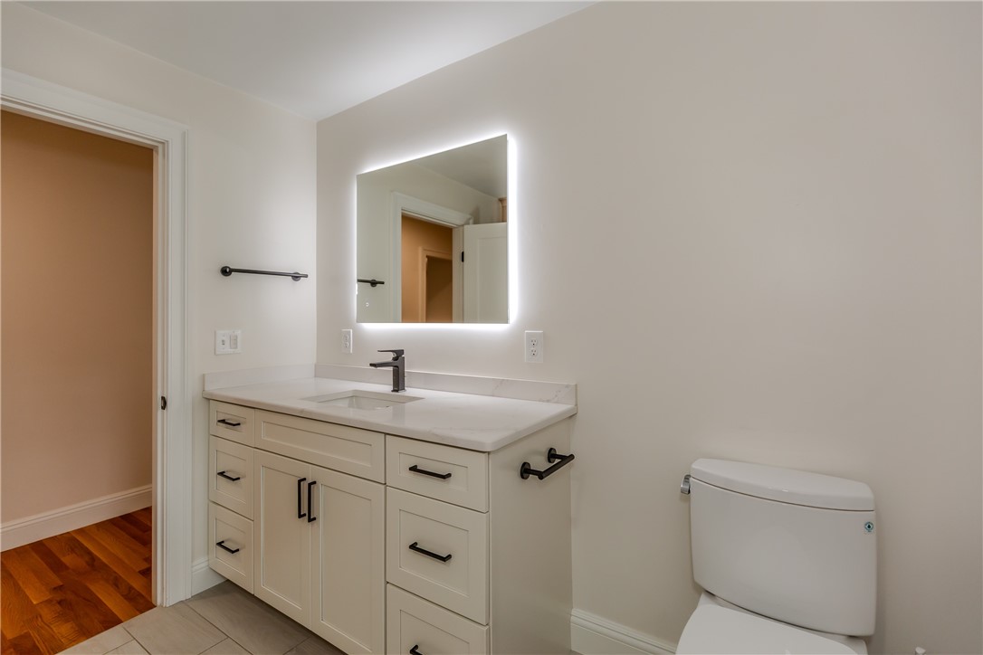 8 Barnes Street Smithfield, RI 02828 - Photo 23 of 48