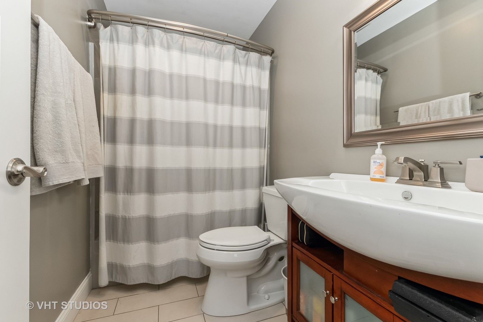 757 Longlane Road New Lenox, IL 60451 - Photo 14 of 16 a bathroom with a sink toilet and shower