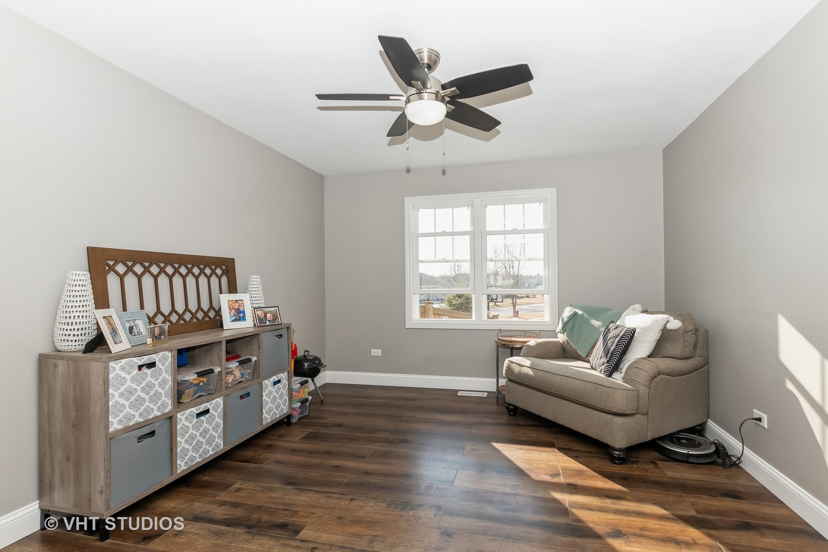 757 Longlane Road New Lenox, IL 60451 - Photo 5 of 16 a living room with furniture wooden floor and a window