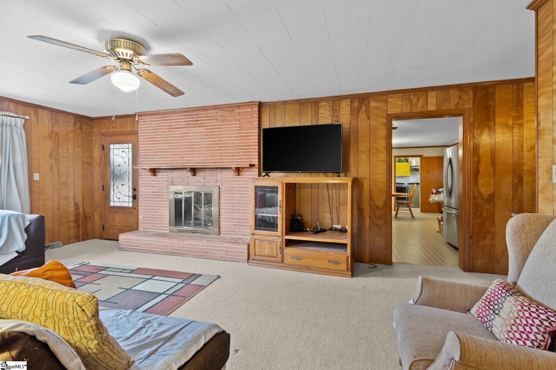 1026 Sunset Boulevard Clinton, SC 29325 - Photo 3 of 40