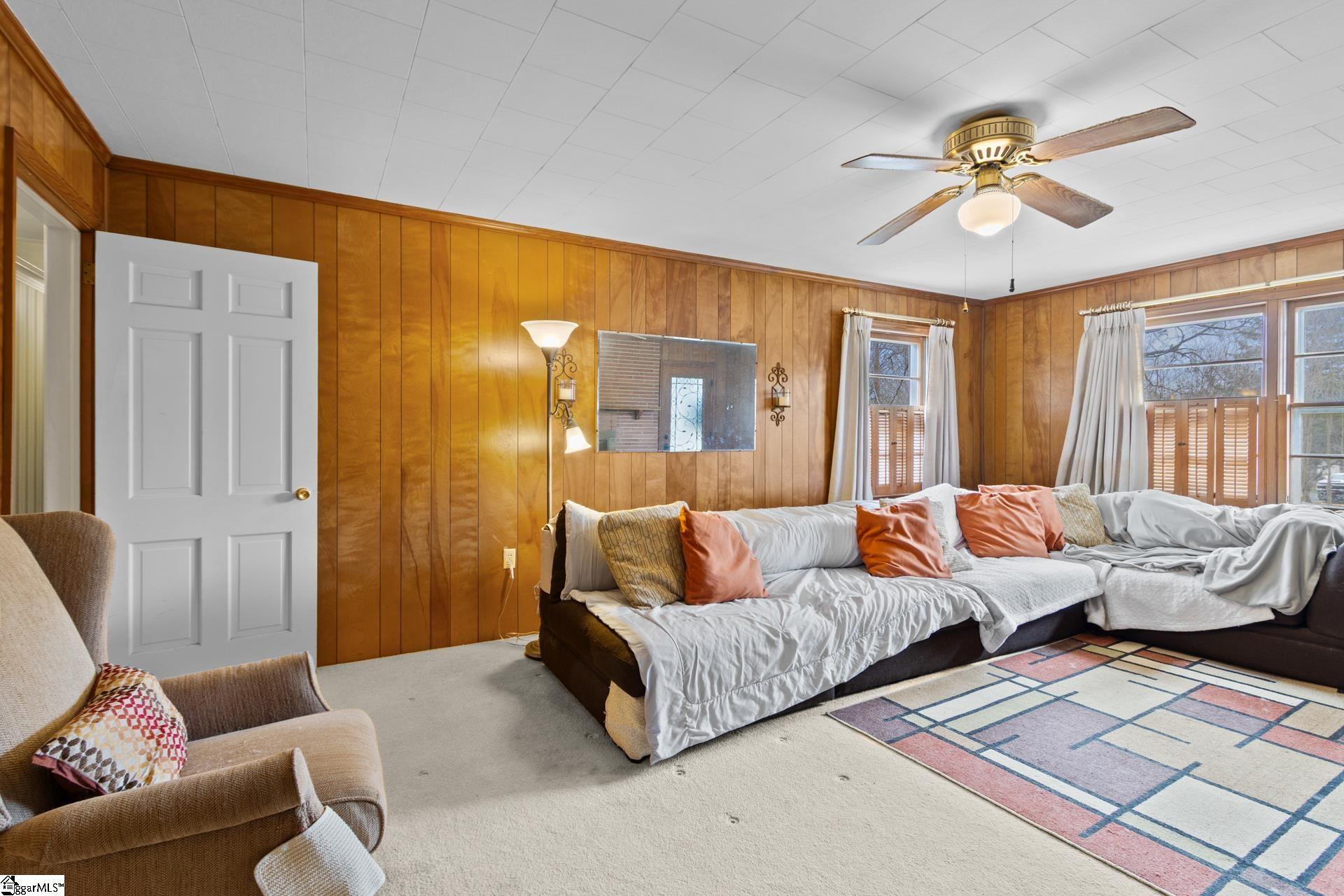 1026 Sunset Boulevard Clinton, SC 29325 - Photo 5 of 40