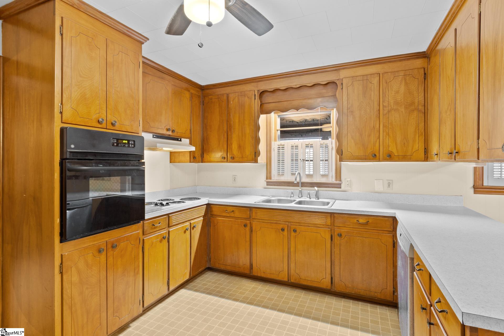 1026 Sunset Boulevard Clinton, SC 29325 - Photo 9 of 40