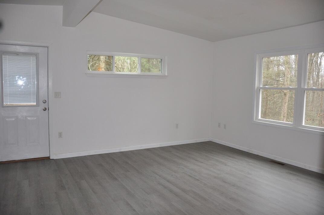 521 Pine Ridge Road Stroudsburg, PA 18360 - Photo 13 of 21 Primary bedroom with door to deck