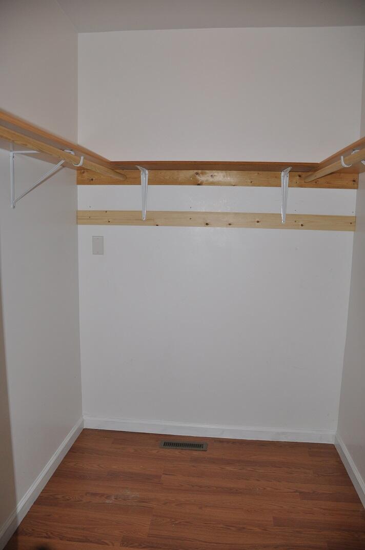 521 Pine Ridge Road Stroudsburg, PA 18360 - Photo 15 of 21 Walk-in-closet