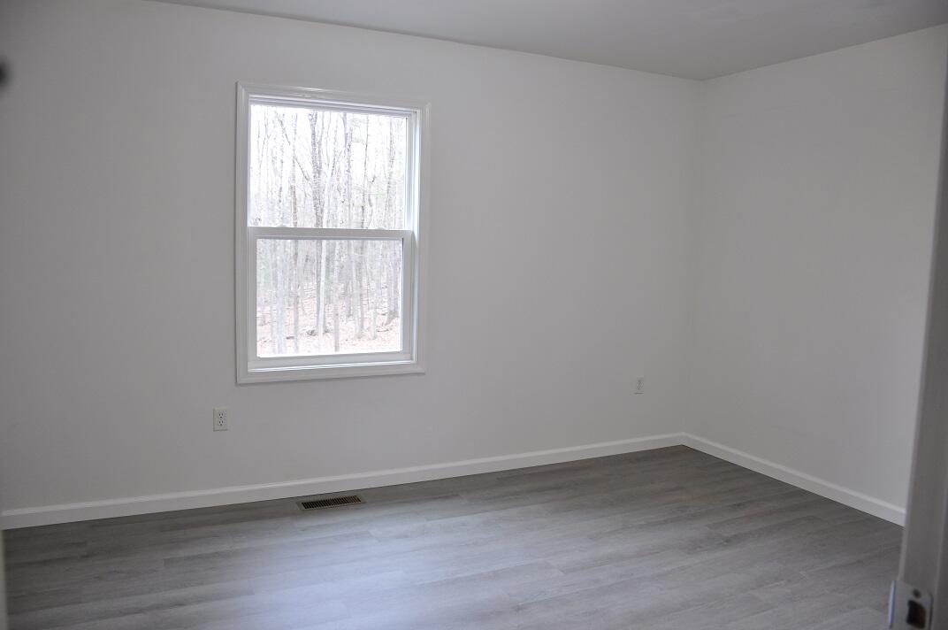 521 Pine Ridge Road Stroudsburg, PA 18360 - Photo 16 of 21 Bedroom 2