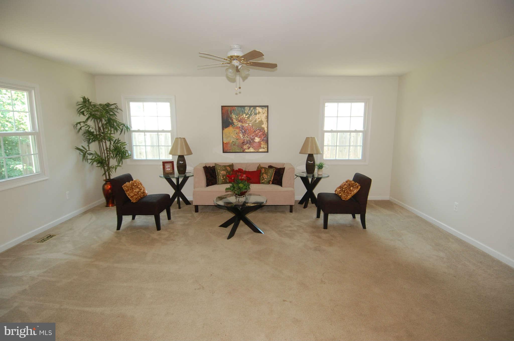 4913 Ridgeview Lane Bowie, MD 20715 - Photo 3 of 29 Living Room