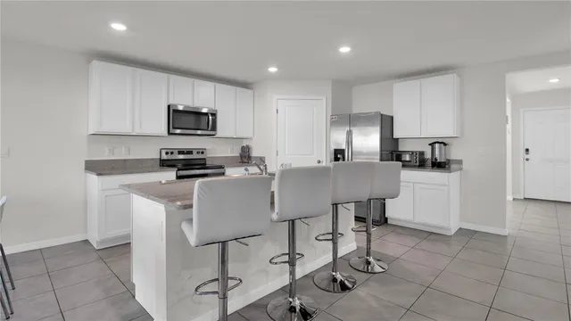 $3,400 | 16762 Carlton Pond Street, Wimauma, FL 33598