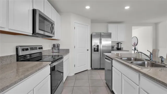 $3,400 | 16762 Carlton Pond Street, Wimauma, FL 33598