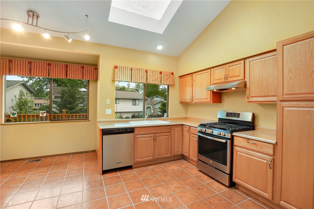 16224 Southeast 179th Street Renton, WA 98058 - Photo 6 of 25 Gallery Image 6