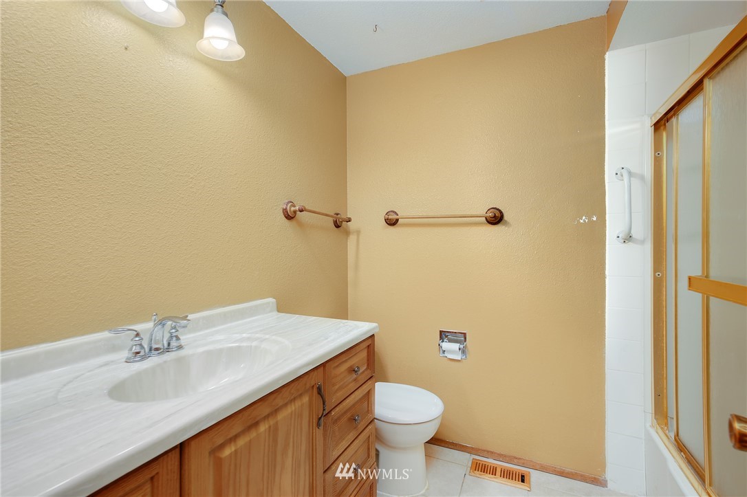 16224 Southeast 179th Street Renton, WA 98058 - Photo 9 of 25 Gallery Image 9