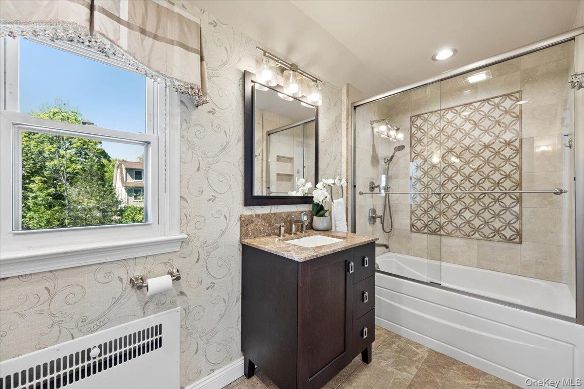 35 Berrian Road New Rochelle, NY 10804 - Photo 11 of 23