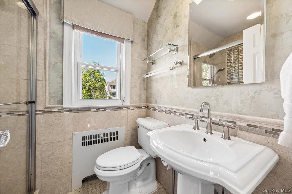 35 Berrian Road New Rochelle, NY 10804 - Photo 15 of 23