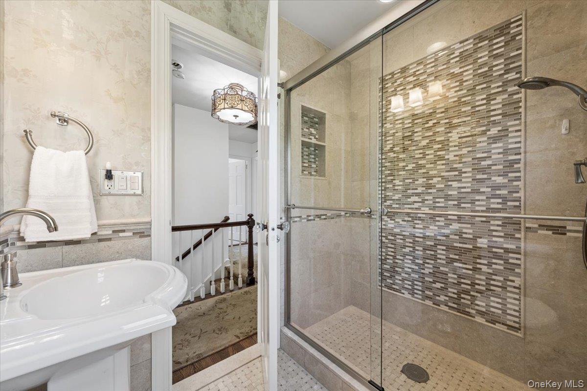 35 Berrian Road New Rochelle, NY 10804 - Photo 16 of 23