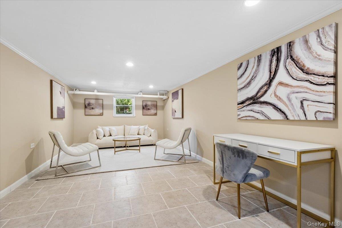 35 Berrian Road New Rochelle, NY 10804 - Photo 17 of 23