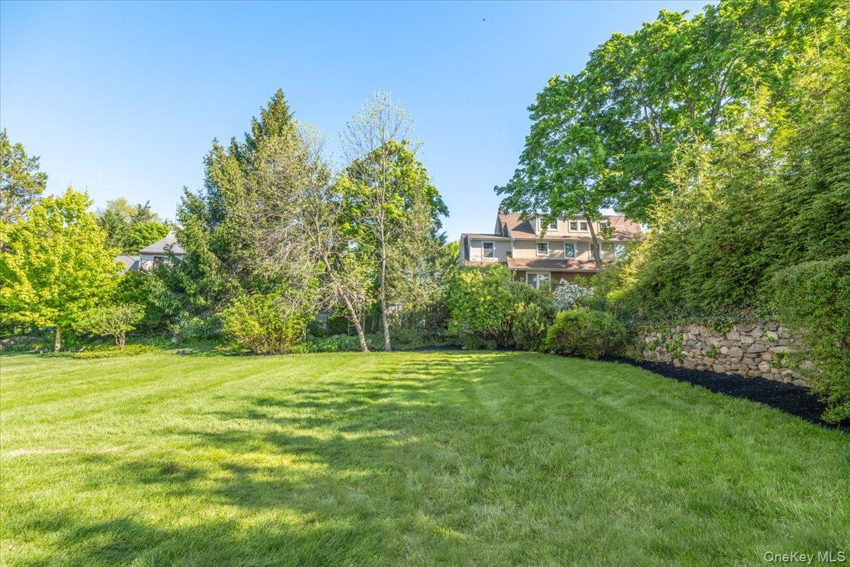 35 Berrian Road New Rochelle, NY 10804 - Photo 19 of 23