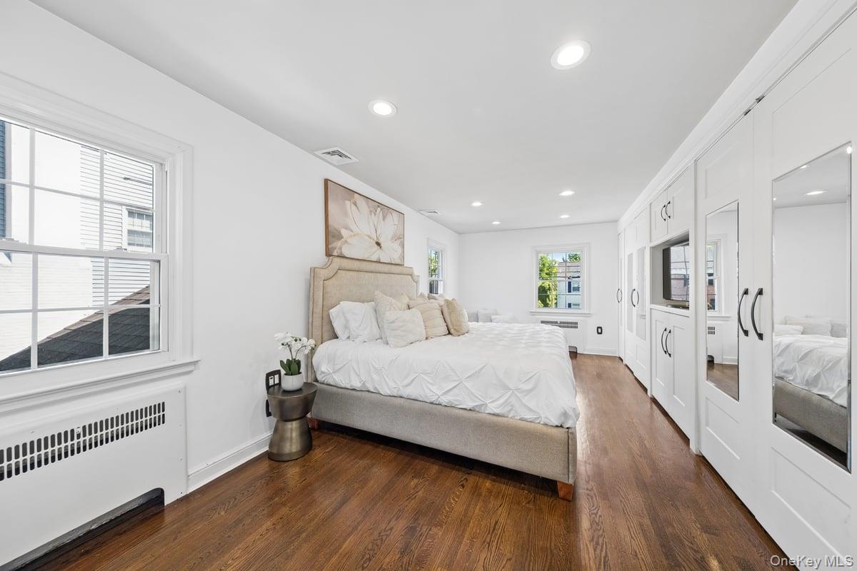 35 Berrian Road New Rochelle, NY 10804 - Photo 10 of 23