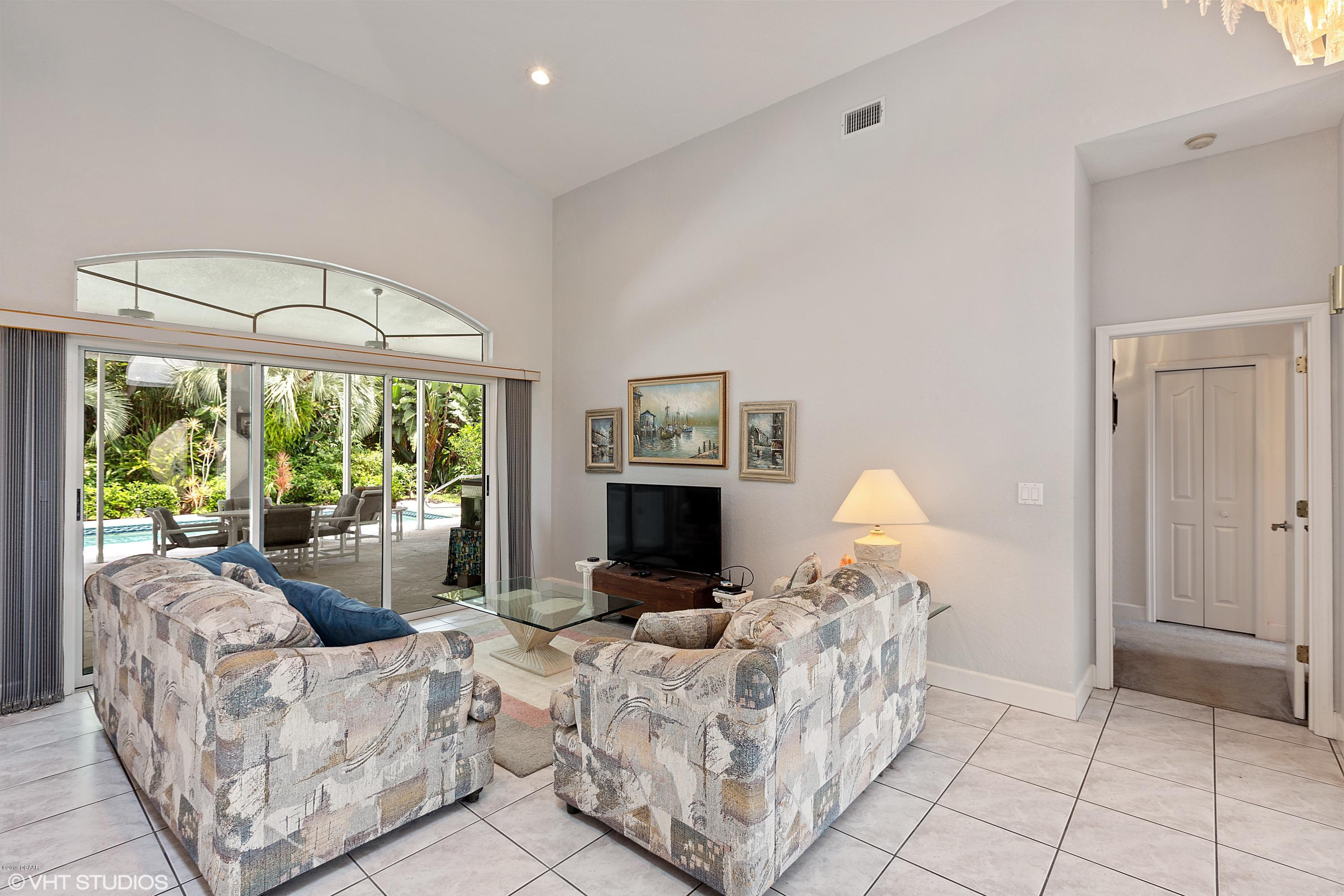70 Buschman Drive Ponce Inlet, FL 32127 - Photo 7 of 31 Living Room
