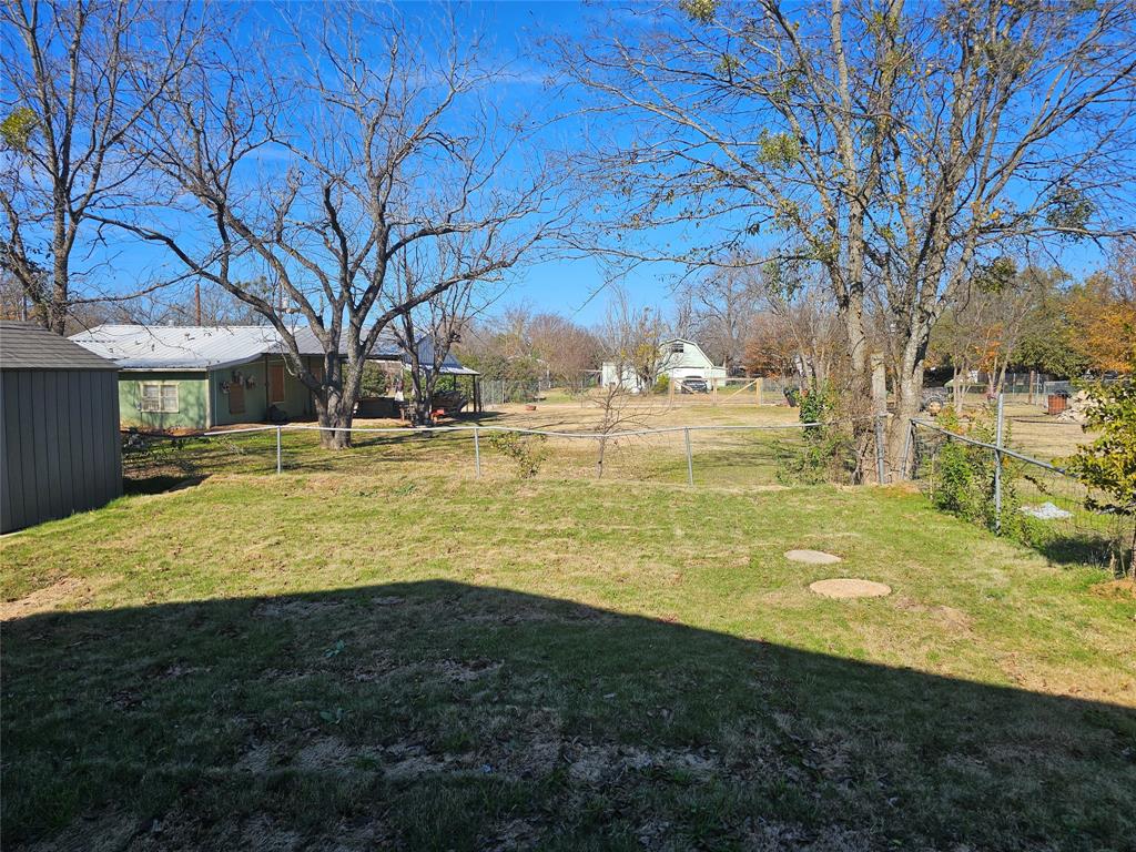 165 Elmwood Road Whitney, TX 76692 - Photo 3 of 28