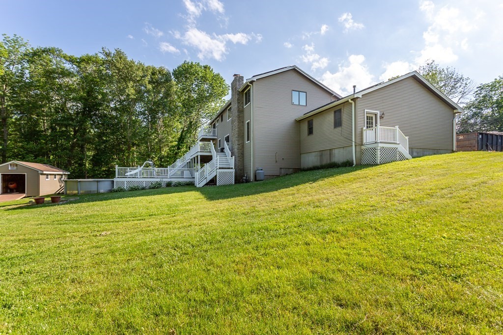 47 Flagg Swamp Road Freetown, MA 02717 - Photo 5 of 41 Gallery Image 5